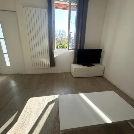 Cosy Lyon Apartman